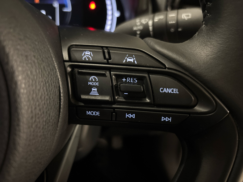 2025 Toyota Yaris Cross - image 15