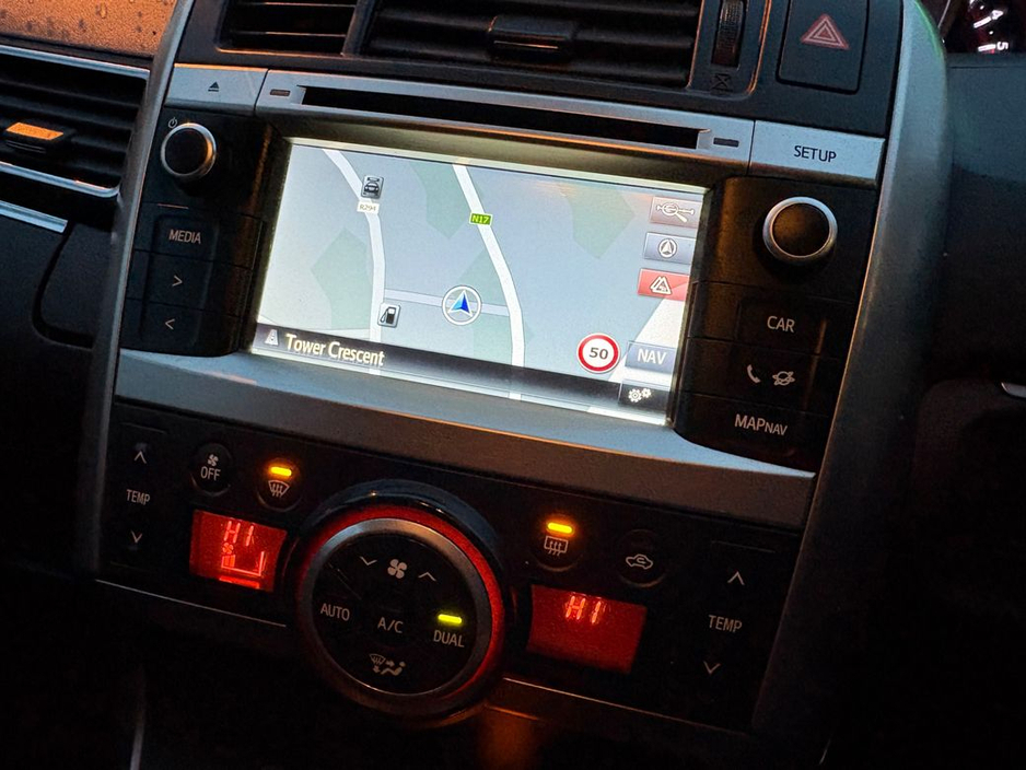 2016 Toyota Verso - image 11