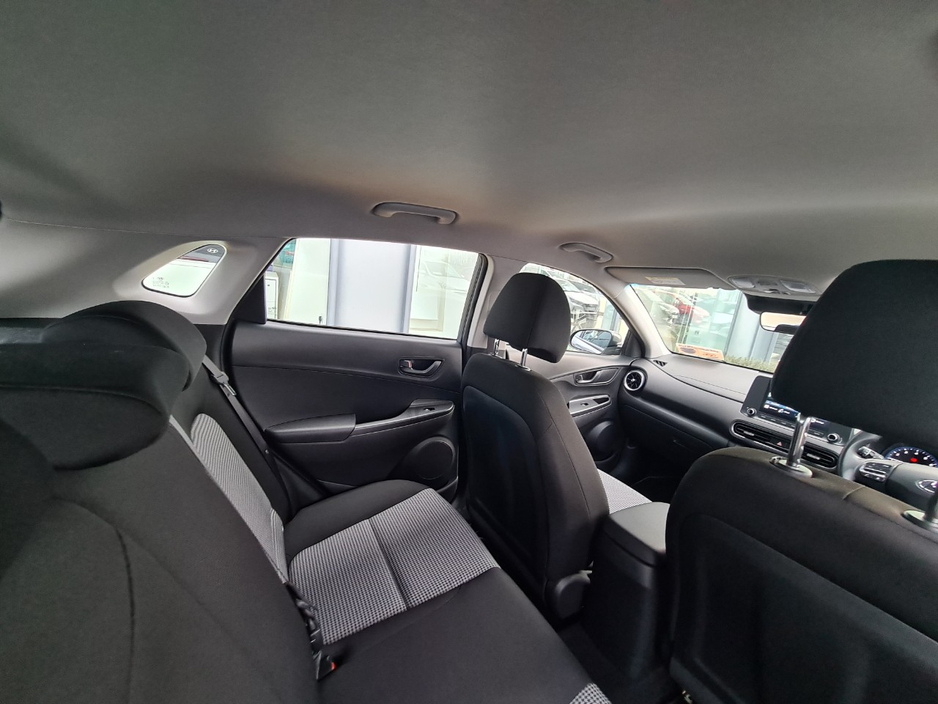 2023 Hyundai Kona - image 8