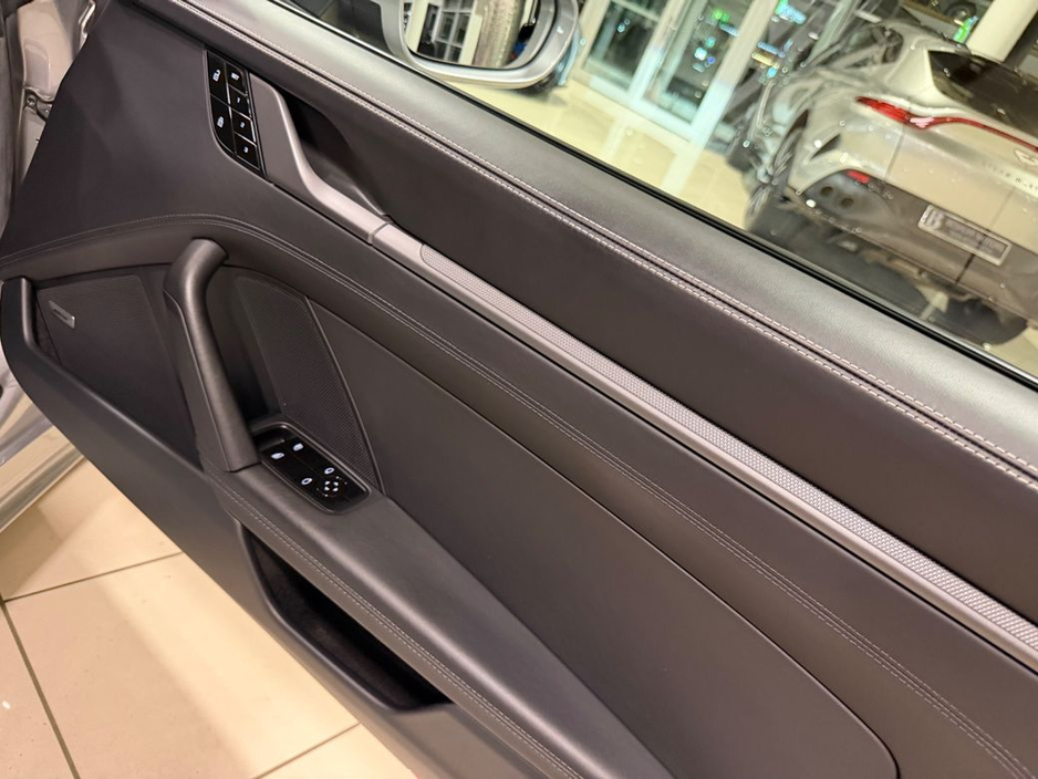 2020 Porsche 911 - image 30