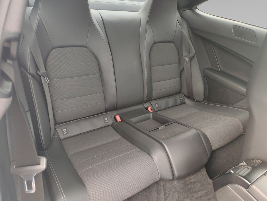 2015 Mercedes-Benz C Class - image 13