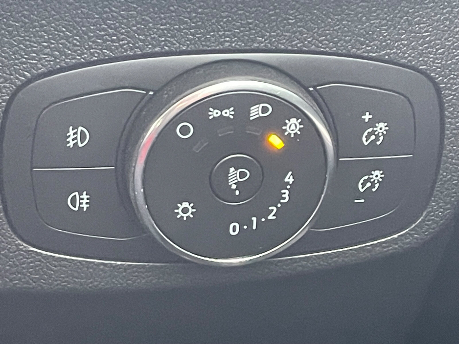 2022 Ford Focus - image 8