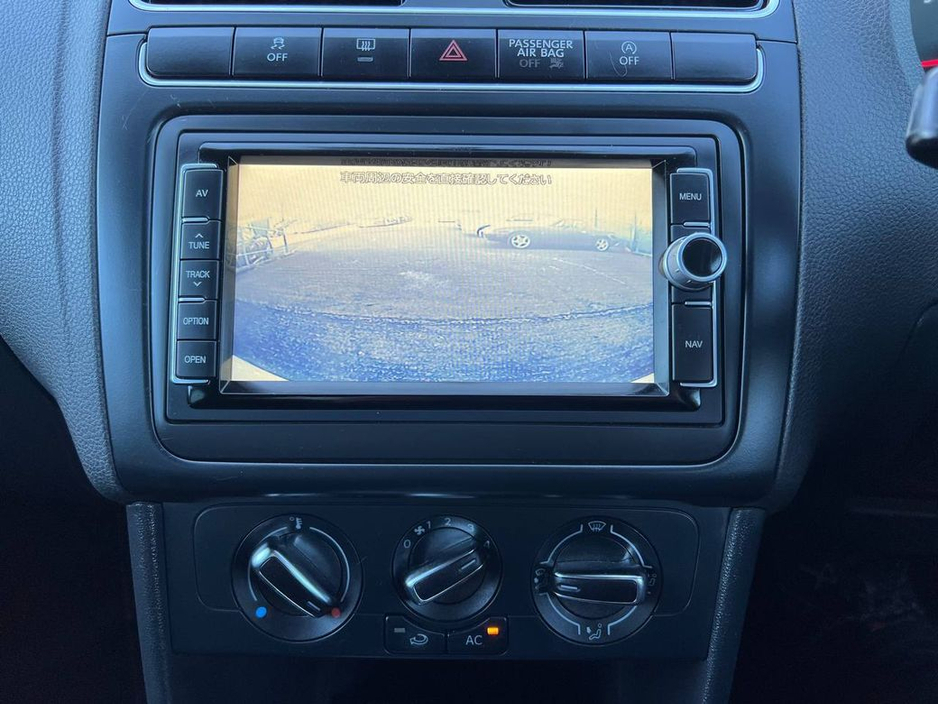 2014 Volkswagen Polo - image 7