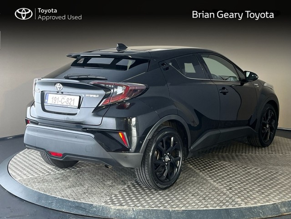 2019 Toyota C-HR - image 2