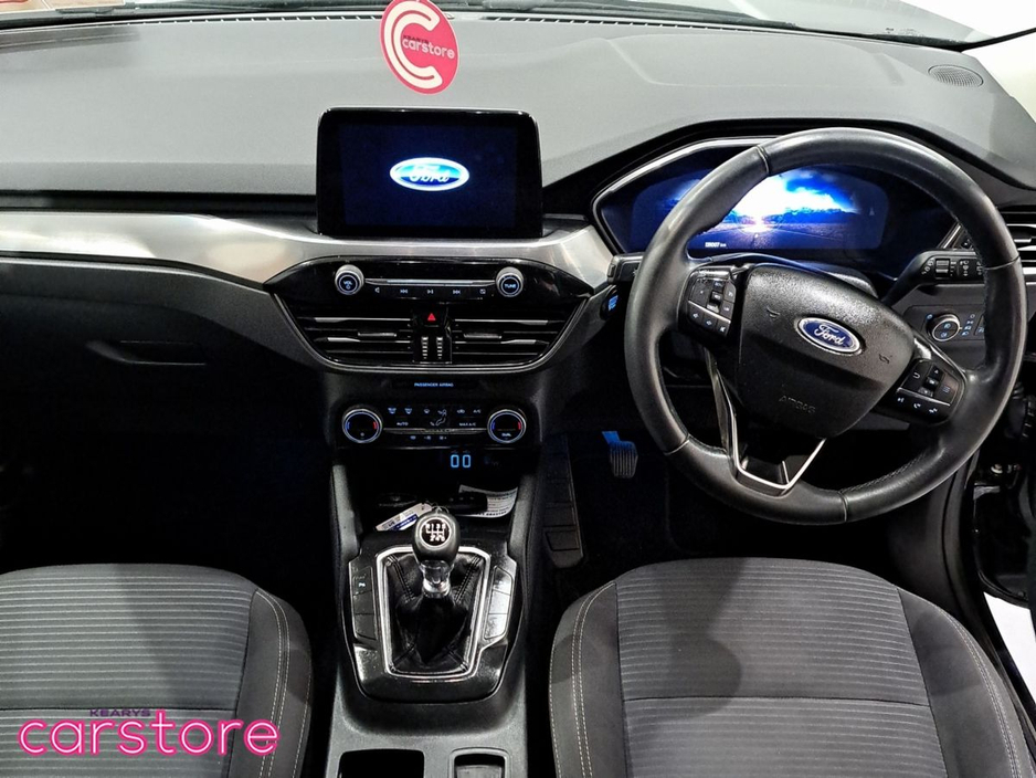 2022 Ford Kuga - image 11