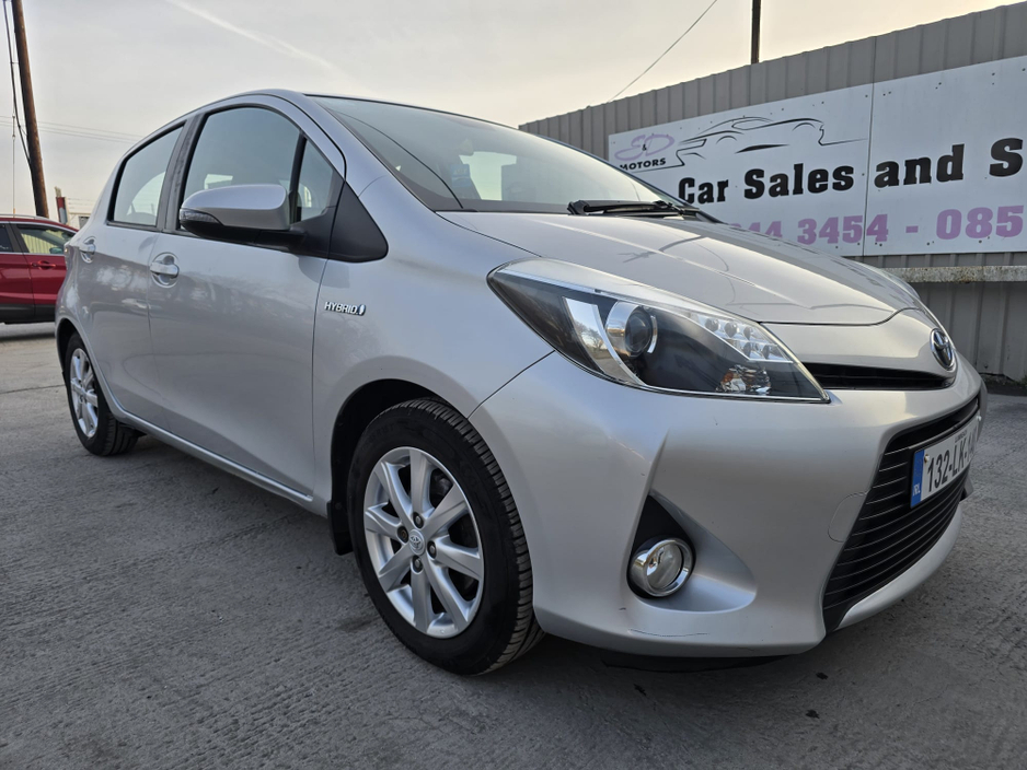 2013 Toyota Yaris - image 4