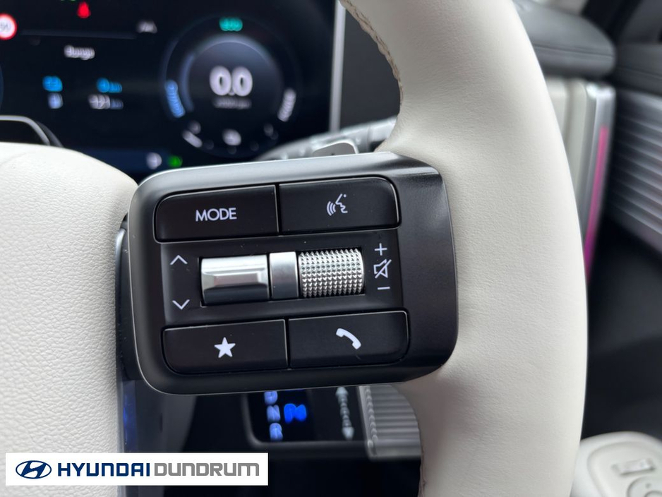 2025 Hyundai Santa Fe - image 18