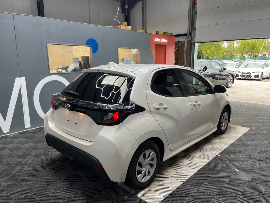 2021 Toyota Yaris - image 2