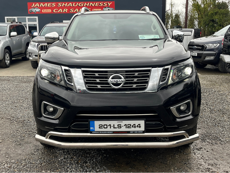 2020 Nissan Navara - image 2