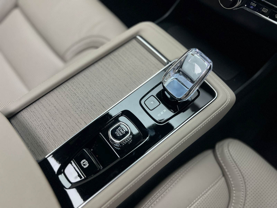 2025 Volvo XC90 ULTRA T8 RECHARGE 2.0 PHEV *7 SEATER* €87,990