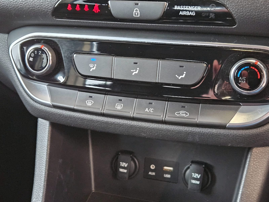 2017 Hyundai i30 - image 12