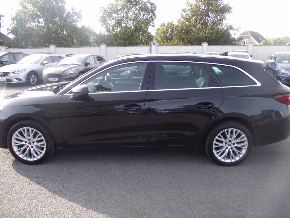 2022 SEAT Leon - image 5