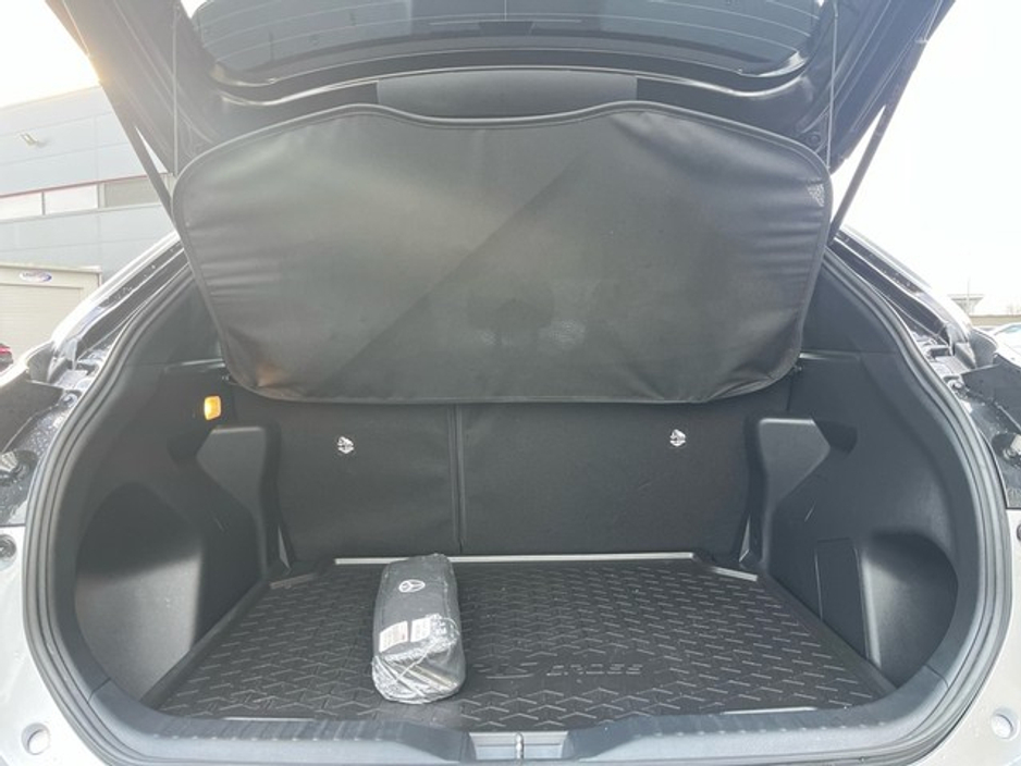 2023 Toyota Yaris Cross YARIS CROSS LUNA SPORT €27,450