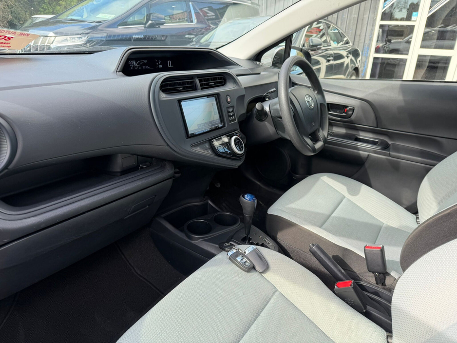 2019 Toyota Aqua - image 12