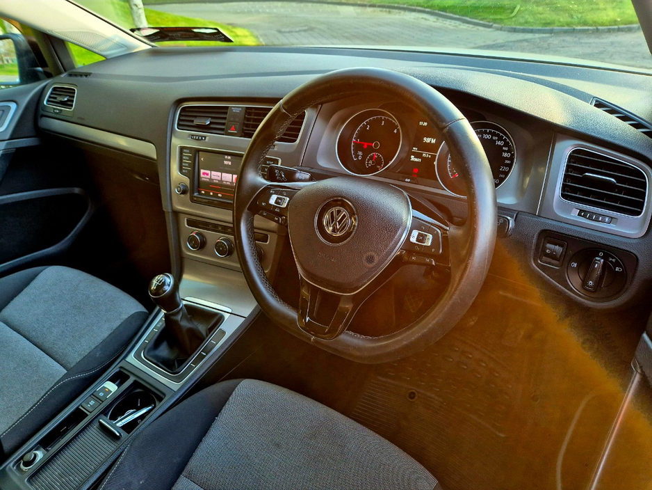 2016 Volkswagen Golf - image 11