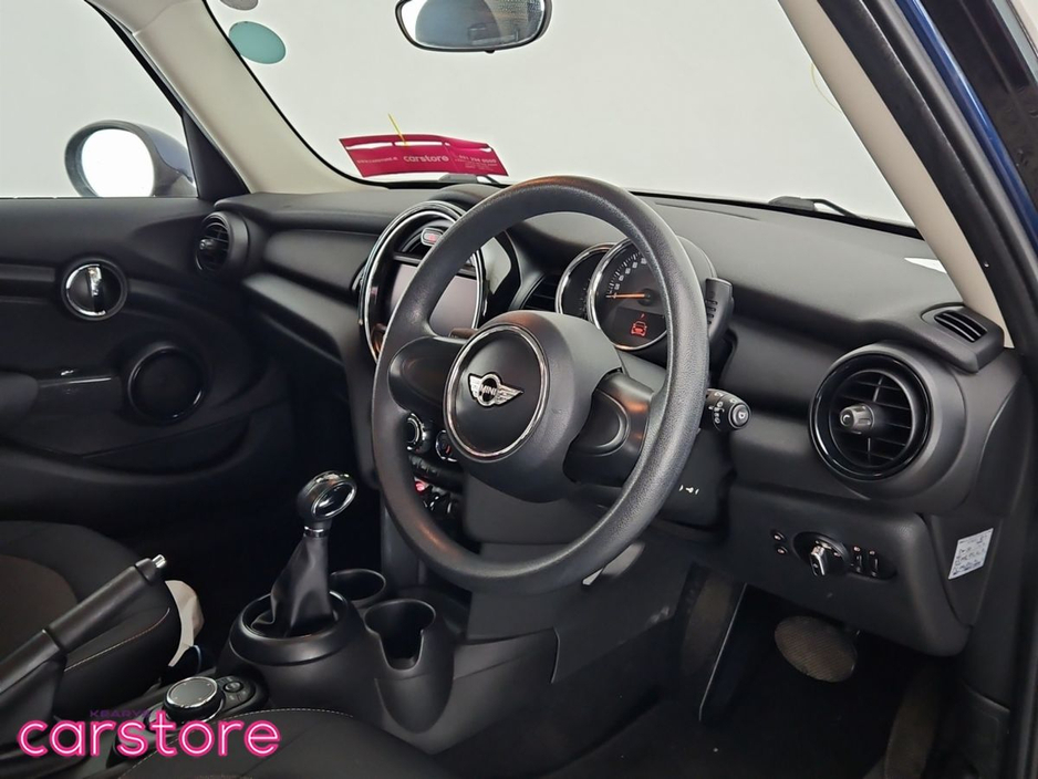 2017 MINI Hatch - image 9