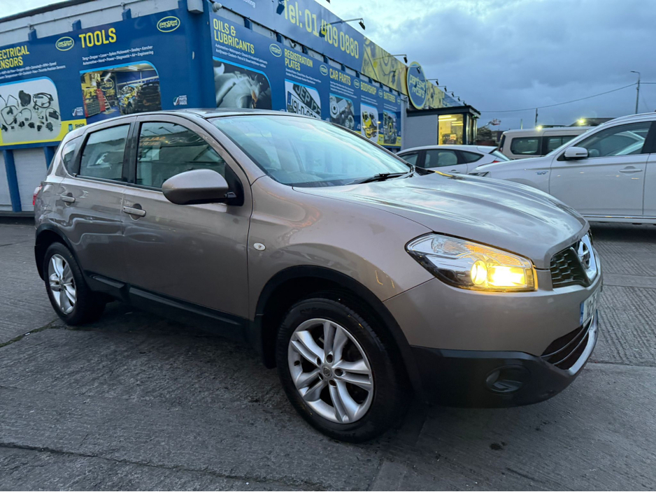 2012 Nissan Qashqai - image 4