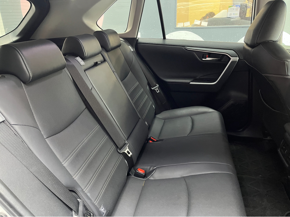 2023 Toyota Rav4 - image 15