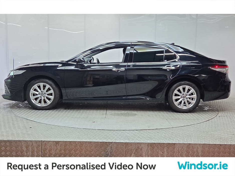 2020 Toyota Camry - image 5