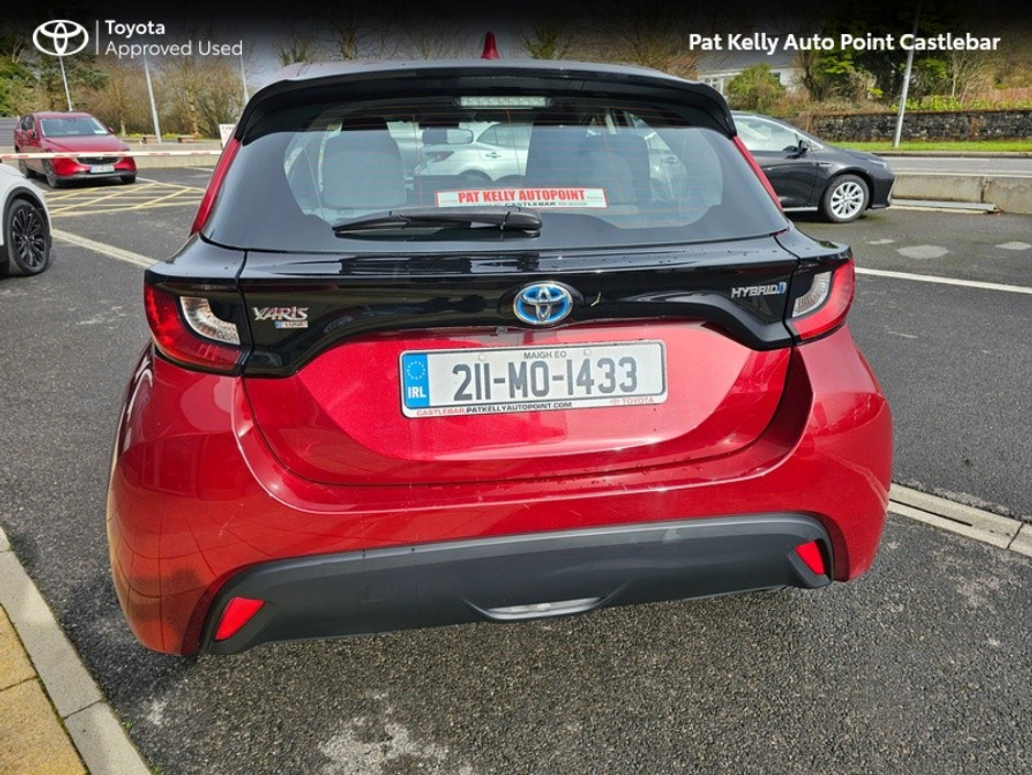 2021 Toyota Yaris - image 4