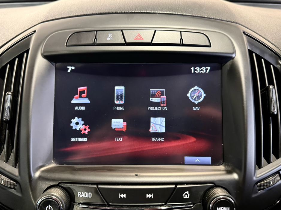 2017 Opel Insignia - image 13