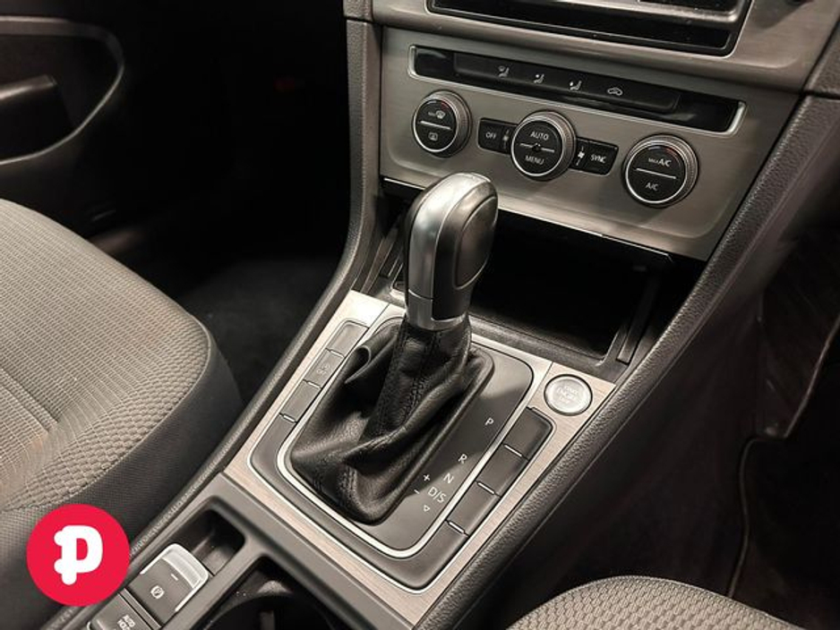 2016 Volkswagen Golf - image 6