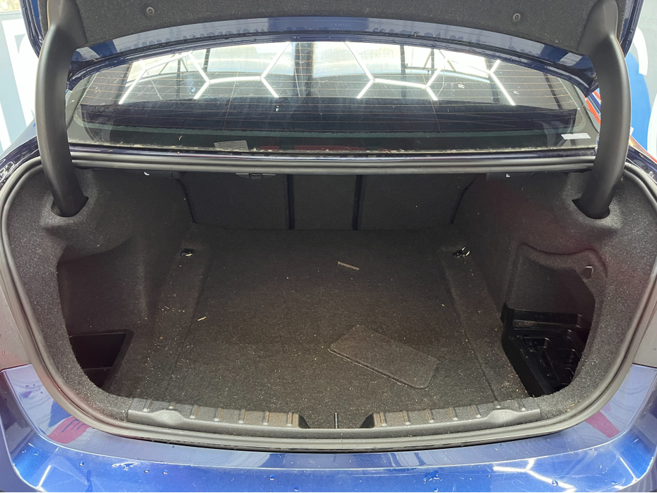 2017 BMW 3 Series 2017 BMW 320D 2.0 AUTOMATIC / CRUISE CONTROL / REVERSE CAMERA / ELECTRIC MEMORY & HEATED SEATS AND MORE