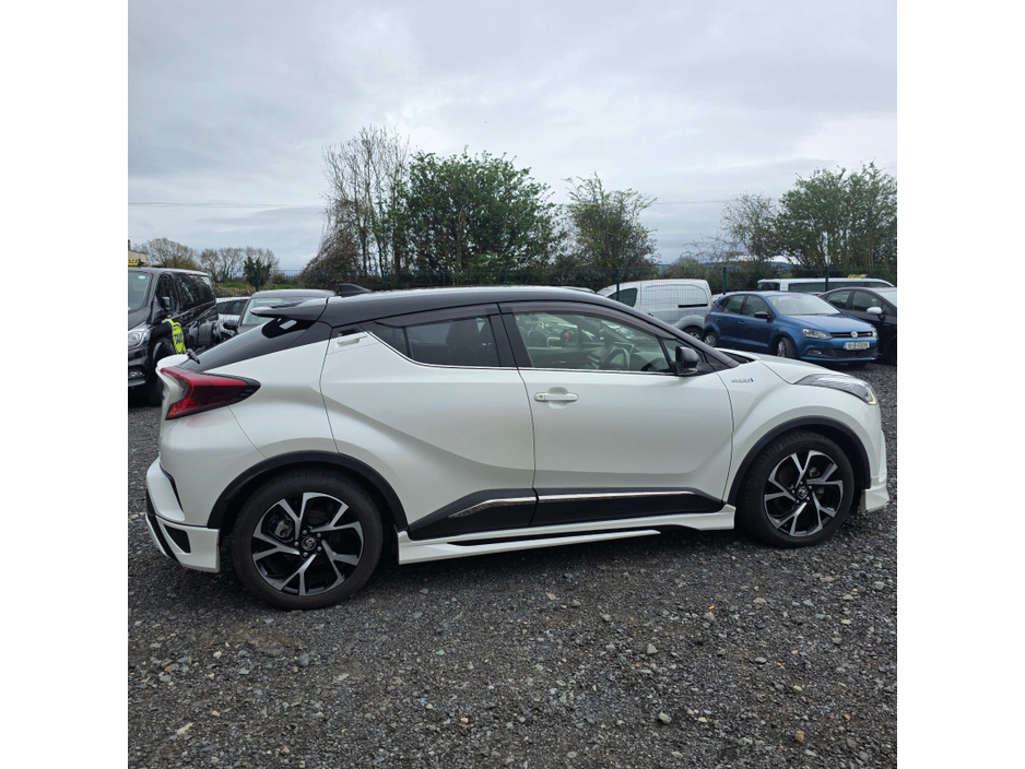 2018 Toyota C-HR - image 9