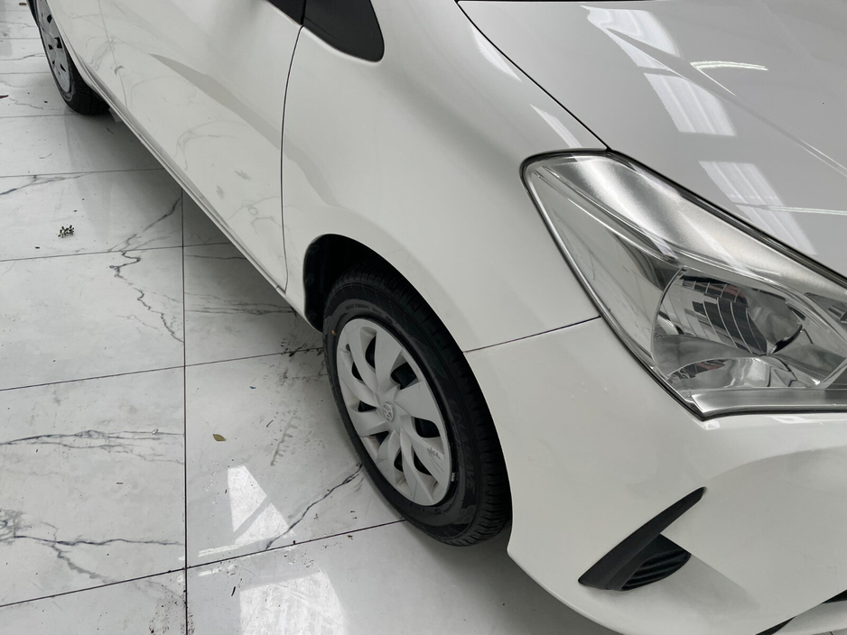 2018 Toyota Yaris - image 9