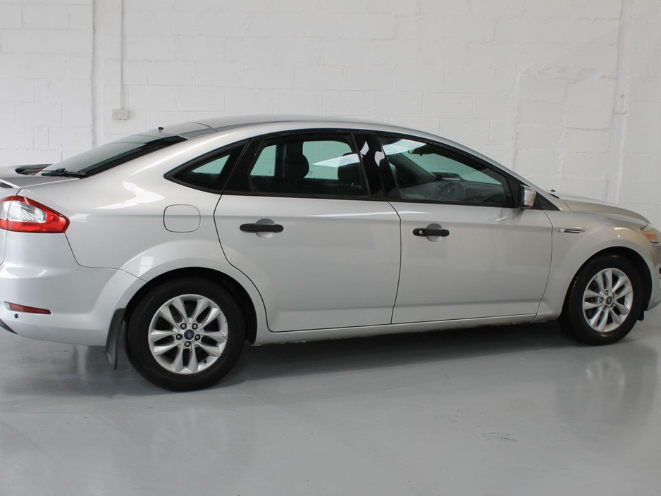2014 Ford Mondeo - image 5