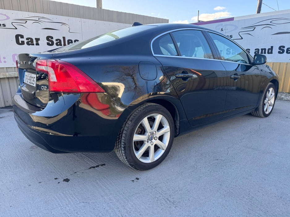 2017 Volvo S60 - image 8