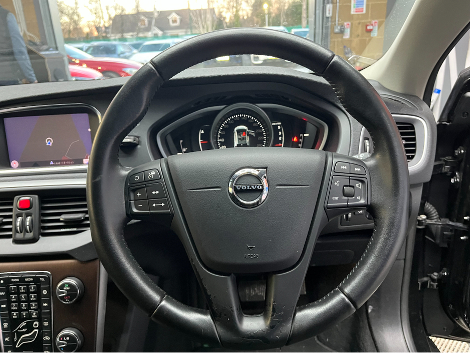 2018 Volvo V40 €16950! 2018 VOLVO V40 D4 NAVI ED 2.0 AUTOMATIC / REVERSE CAMERA / CRUISE CONTROL €16,950
