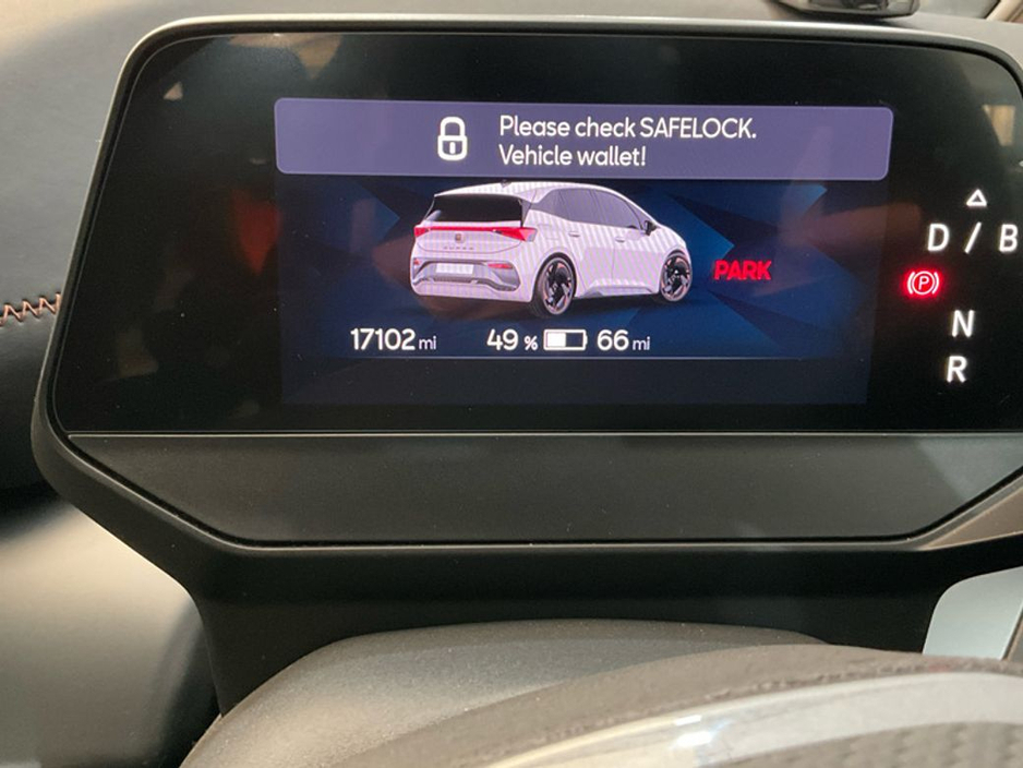 2023 Cupra Born 58KWH * AS NEW CAR * // VERY LOW MILEAGE // 360 SURROUND PARKING CAMERAS // DIGITAL CLUSTER €23,900