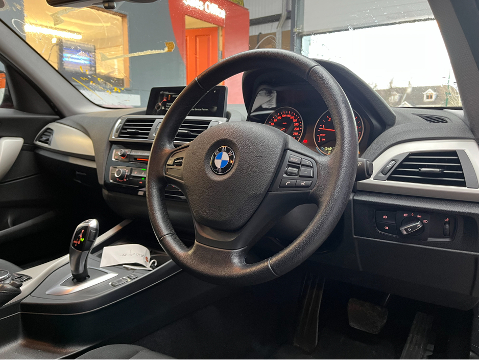 2015 BMW 1 Series - image 9