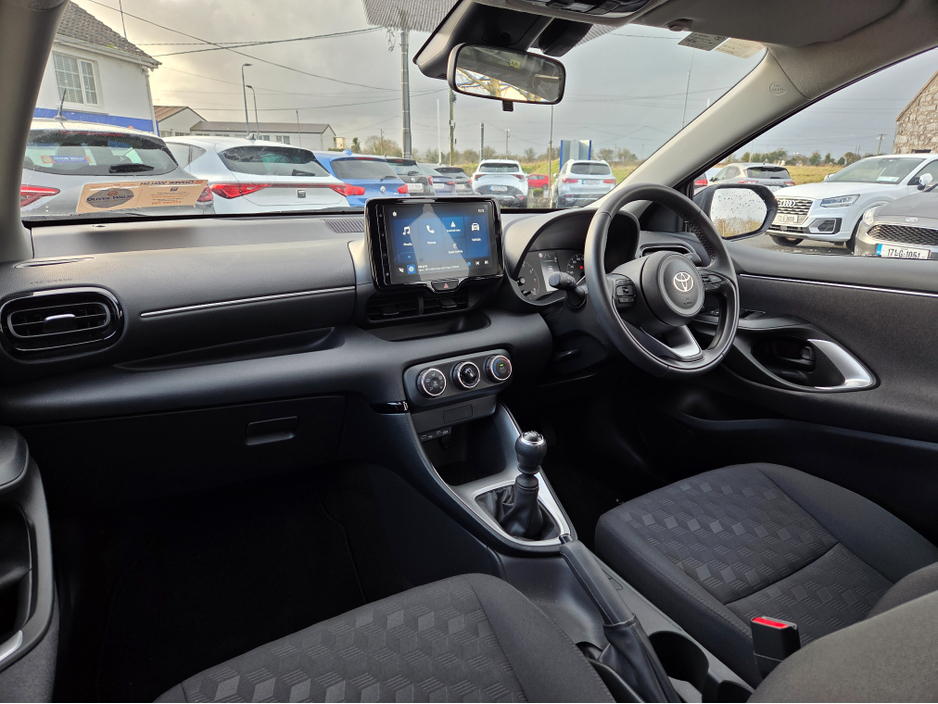 2024 Toyota Yaris 1.5 LUNA €22,950