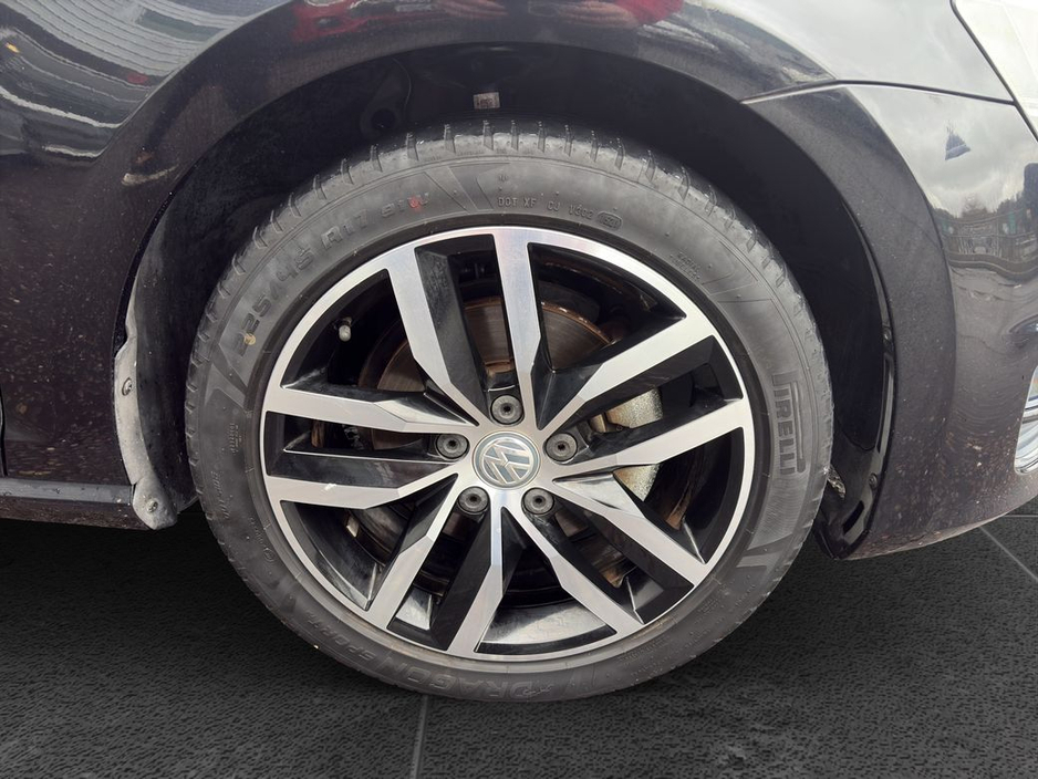 2017 Volkswagen Golf “Practical on the outside, spicy on the inside.” €17,888