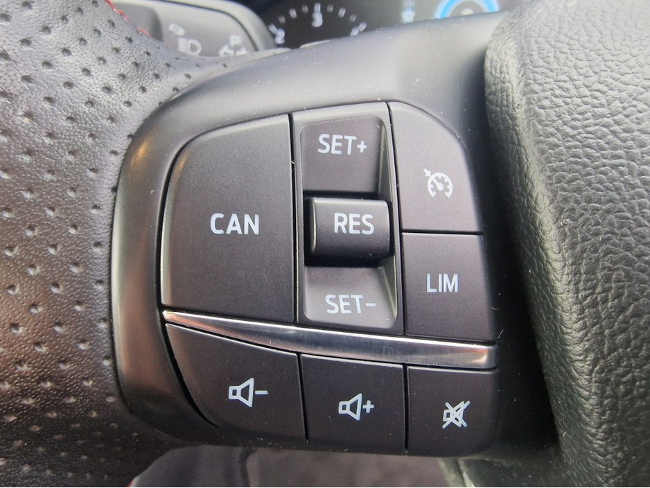 2019 Ford Focus - image 13