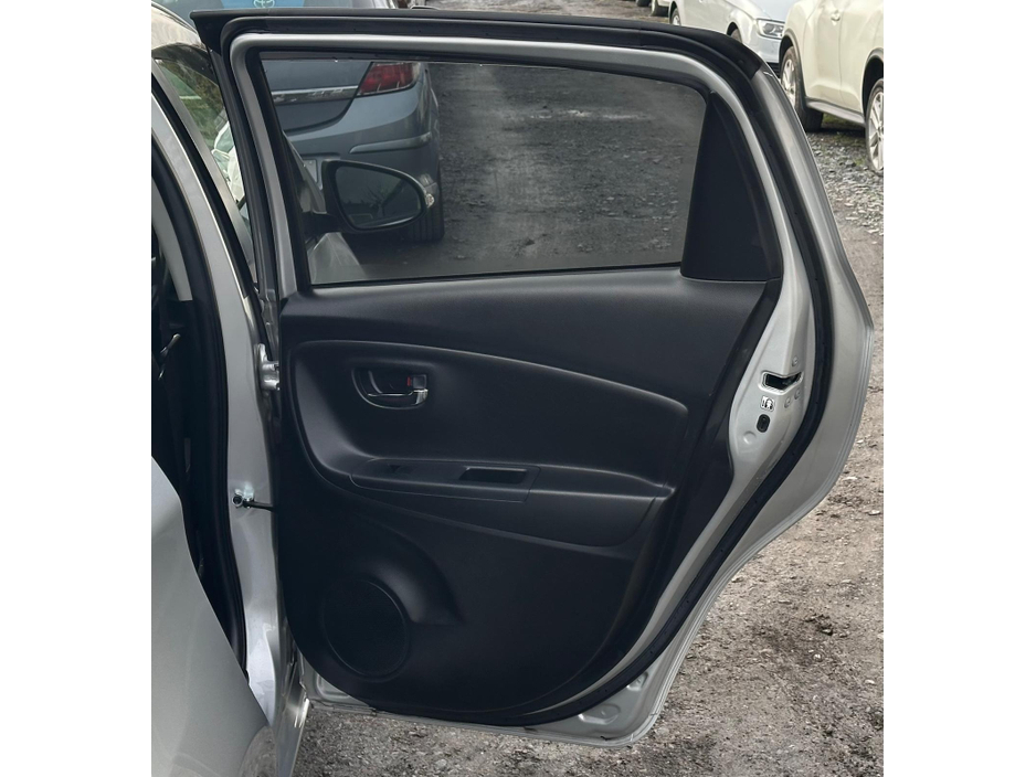 2019 Toyota Vitz Yaris 1.0L Petrol Automatic Push Start immobiliser  (6177) €12,495