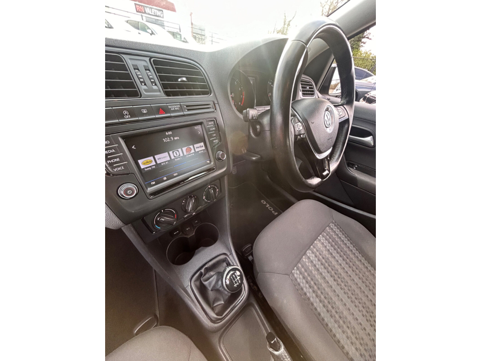 2017 Volkswagen Polo - image 16