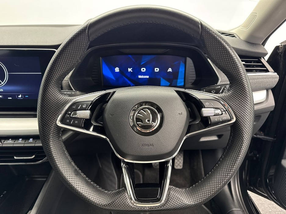 2023 Skoda Octavia - image 13