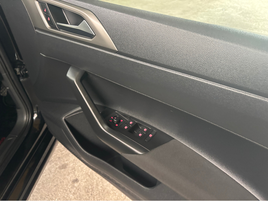 2022 Volkswagen Polo 1.0 TSI automatic €20,750