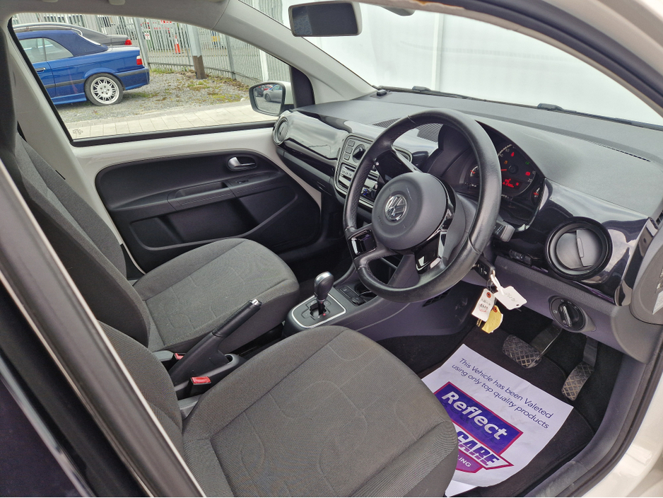 2015 Volkswagen up! - image 14