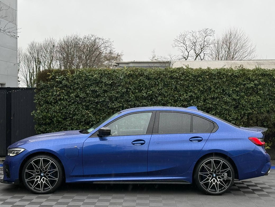 2020 BMW 3 Series 330e M-SPORT COMPETITION 2.0 HYBRID * HUGE SPEC * // VERY LOW MILEAGE // HEADS-UP DISPLAY // APPLE CARPLAY/BLUETOOTH MUSIC €34,900