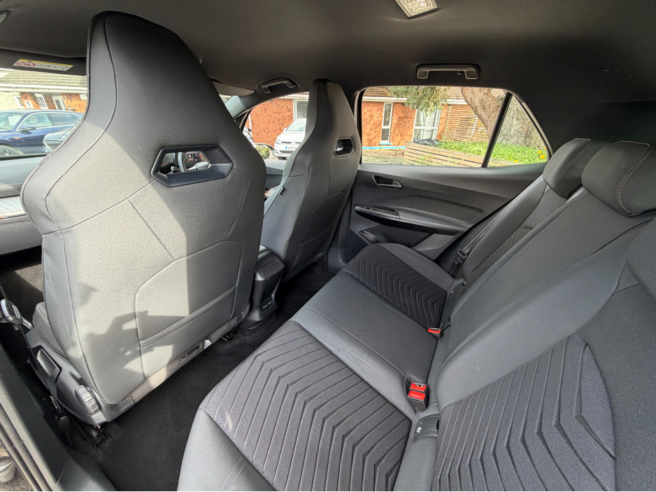 2025 Cupra Born - image 25