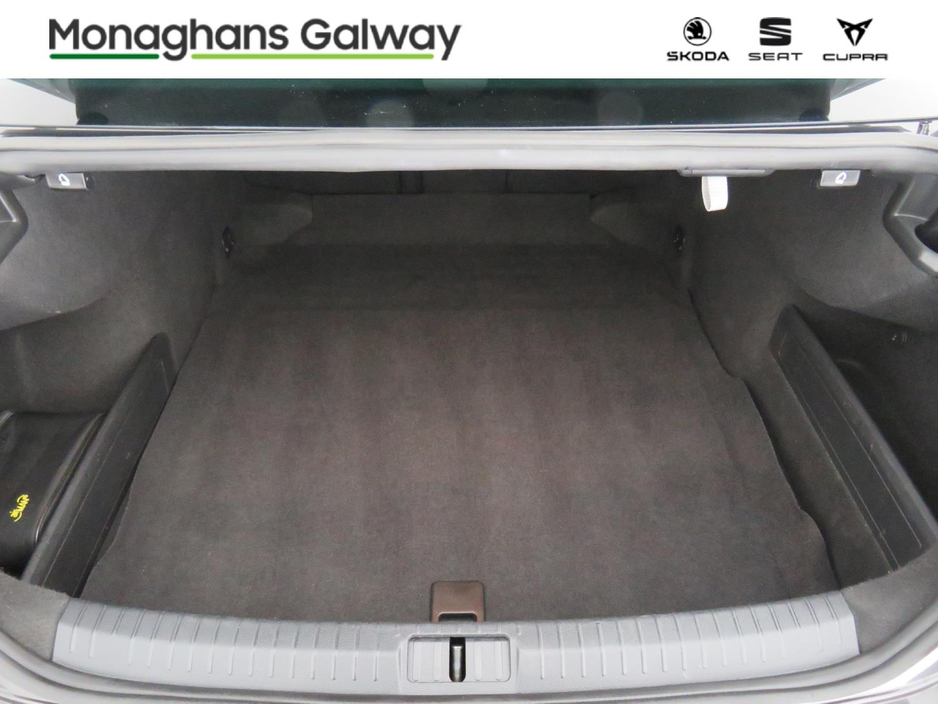 2020 Volkswagen Passat - image 17