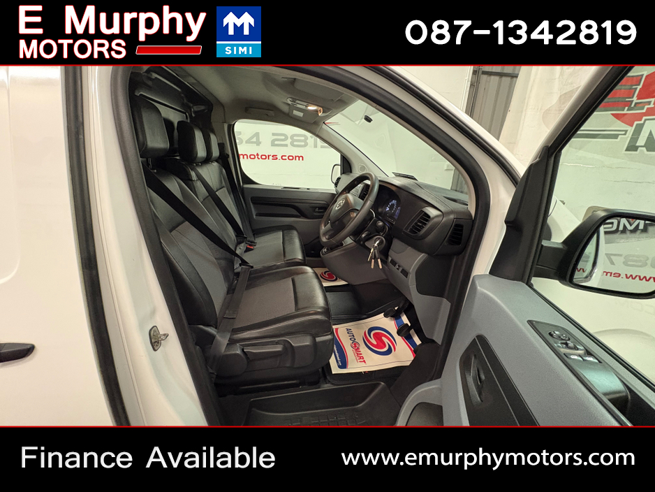 2020 Vauxhall Vivaro - image 9