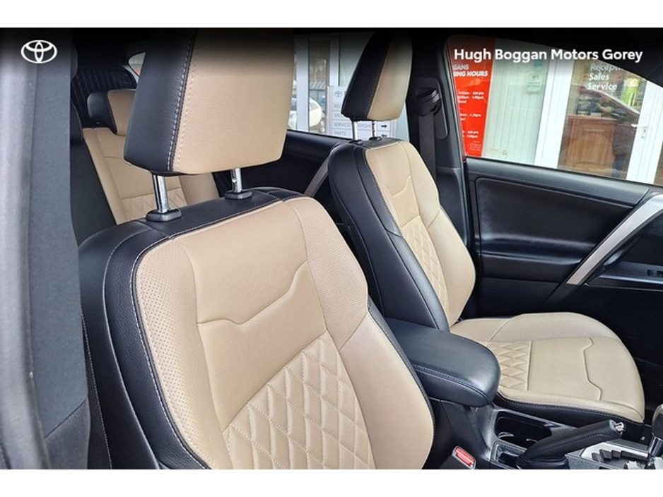 2018 Toyota Rav4 - image 17