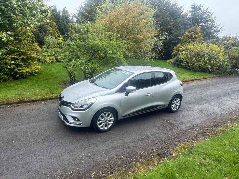 2017 Renault Clio - image 4