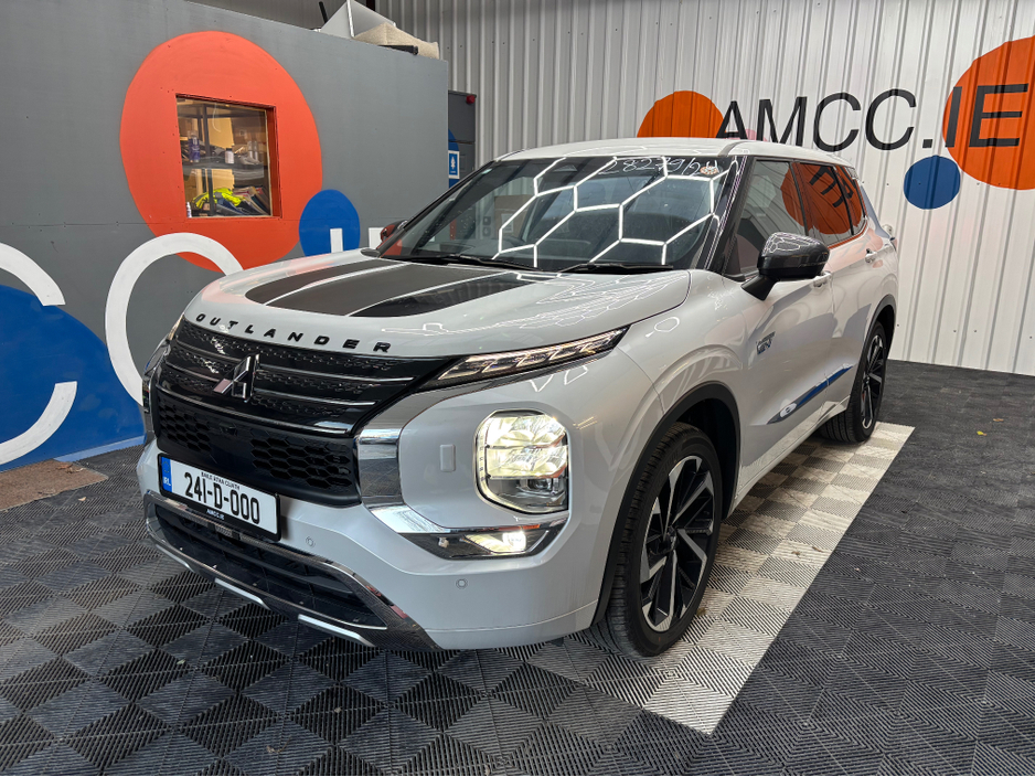 2024 Mitsubishi Outlander - image 5