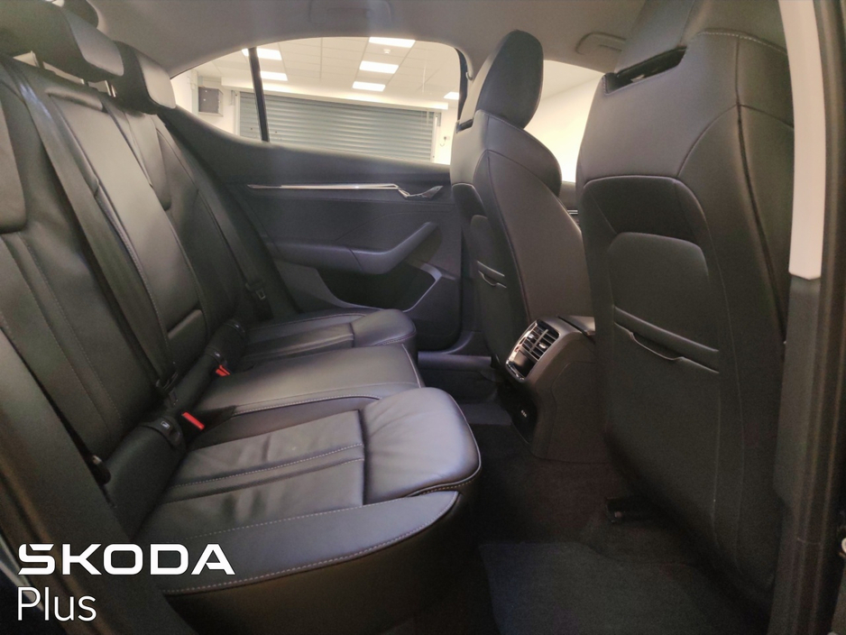 2023 Skoda Octavia - image 25
